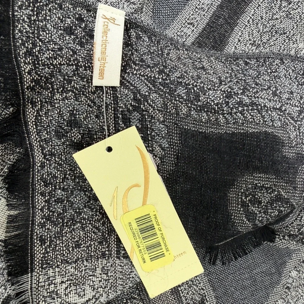 Collection Sixteen‎ Gray Paisley Scarf Wrap Shawl Fringed Lightweight Women
